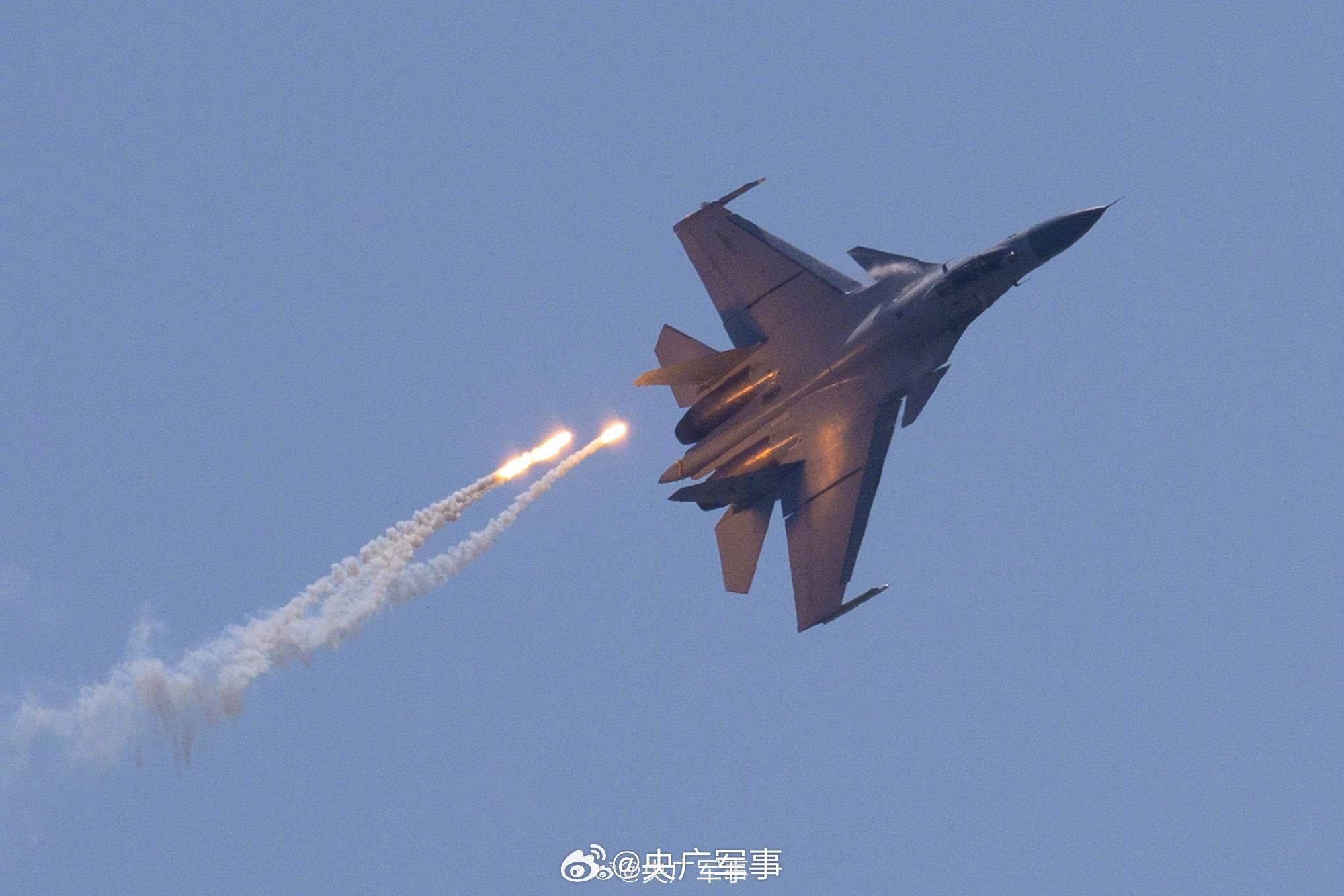 空母「遼寧」での艦載機(jī)「殲-15」の発著艦成功から13年