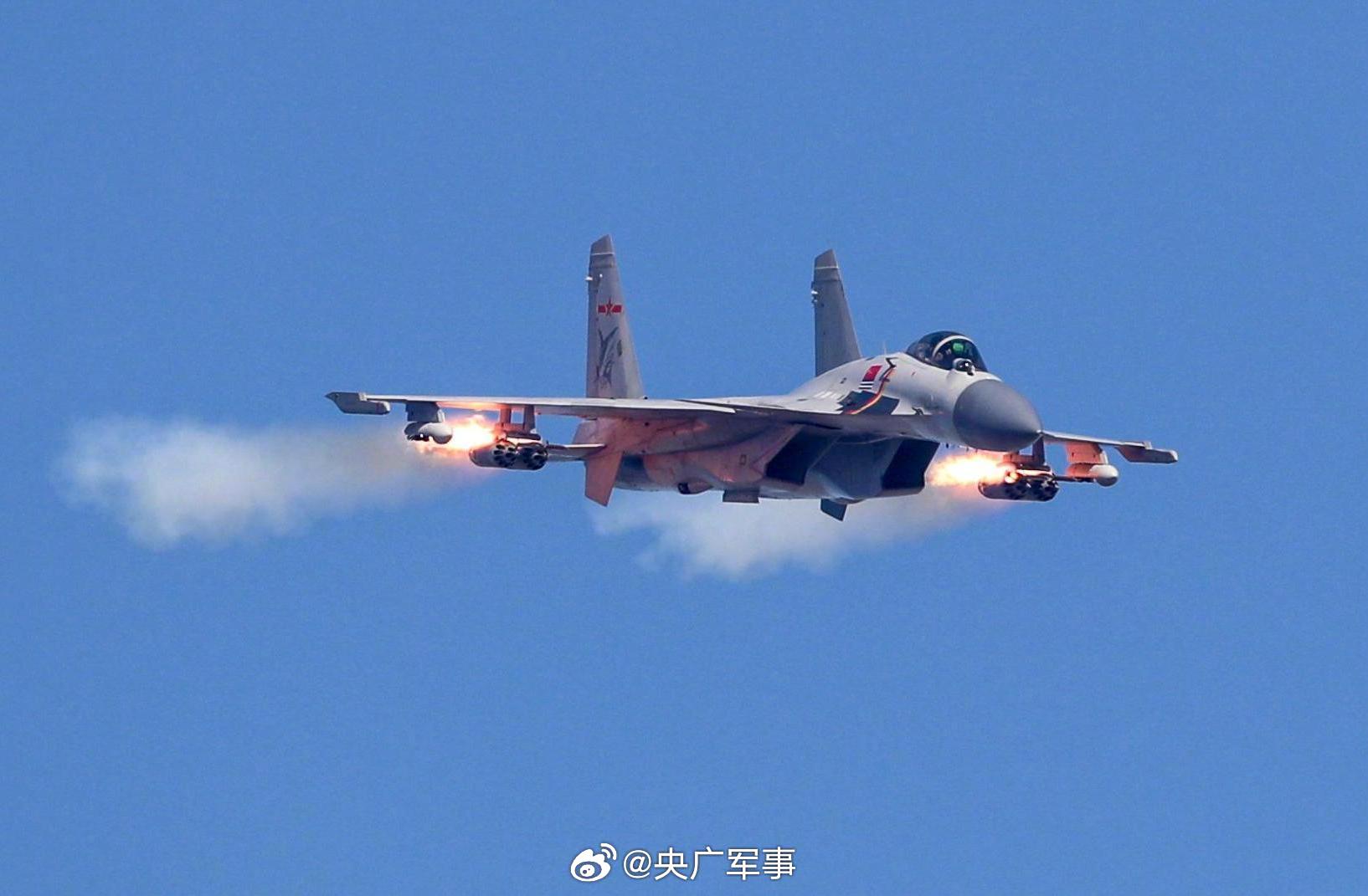 空母「遼寧」での艦載機「殲-15」の発著艦成功から13年