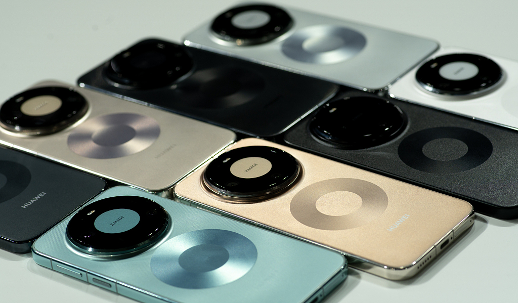 ファーウェイ新型スマホ「Mate 80」シリーズ発売（畫(huà)像著作権はCFP視覚中國(guó)所有のため転載禁止）