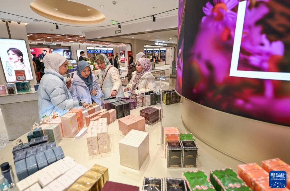 中國(guó)西北部初の市內(nèi)免稅店が西安にオープン　陝西省