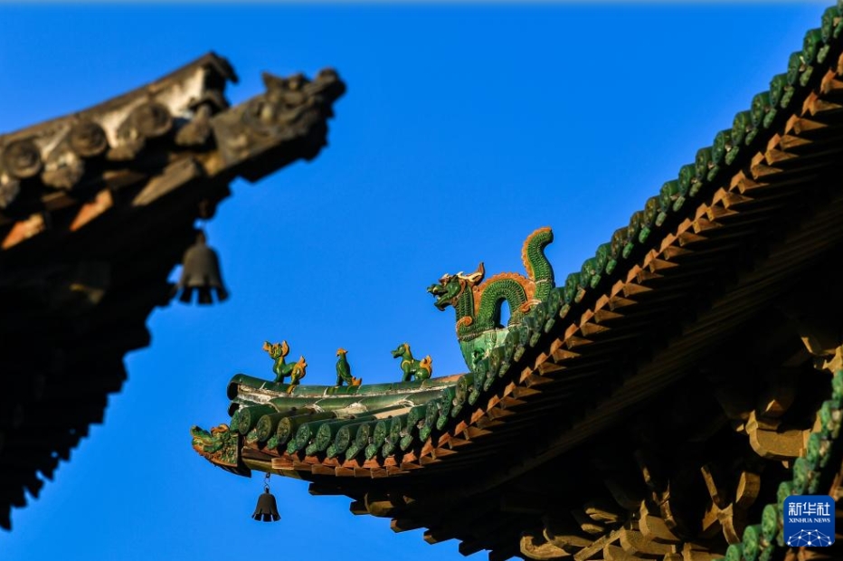 歴史的建造物の屋根に住む「瑞獣」たち　山西省