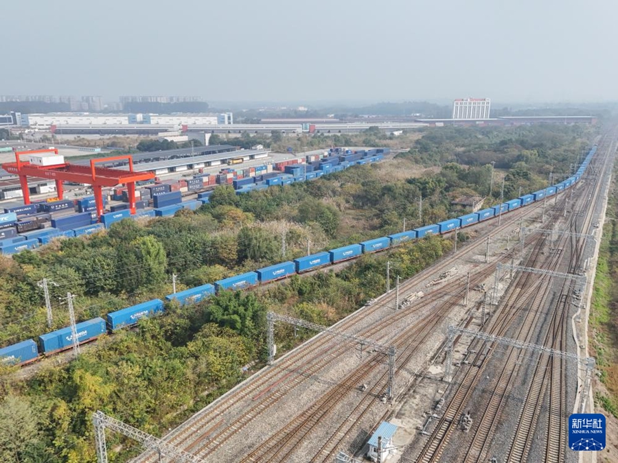 國際定期貨物列車「中歐班列」の累計運行本數(shù)が12萬本を突破