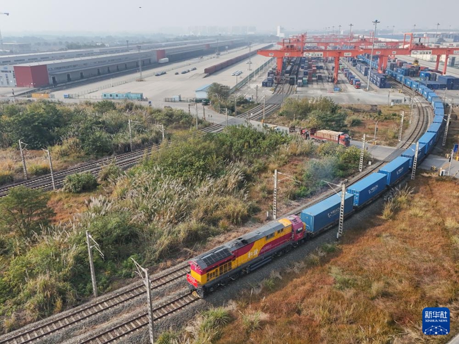 國際定期貨物列車「中歐班列」の累計運行本數(shù)が12萬本を突破