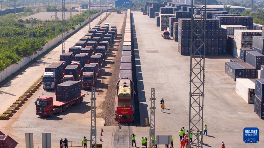 ラオス産タピオカ粉が初の専用貨物列車による中國への輸送を?qū)g現(xiàn)