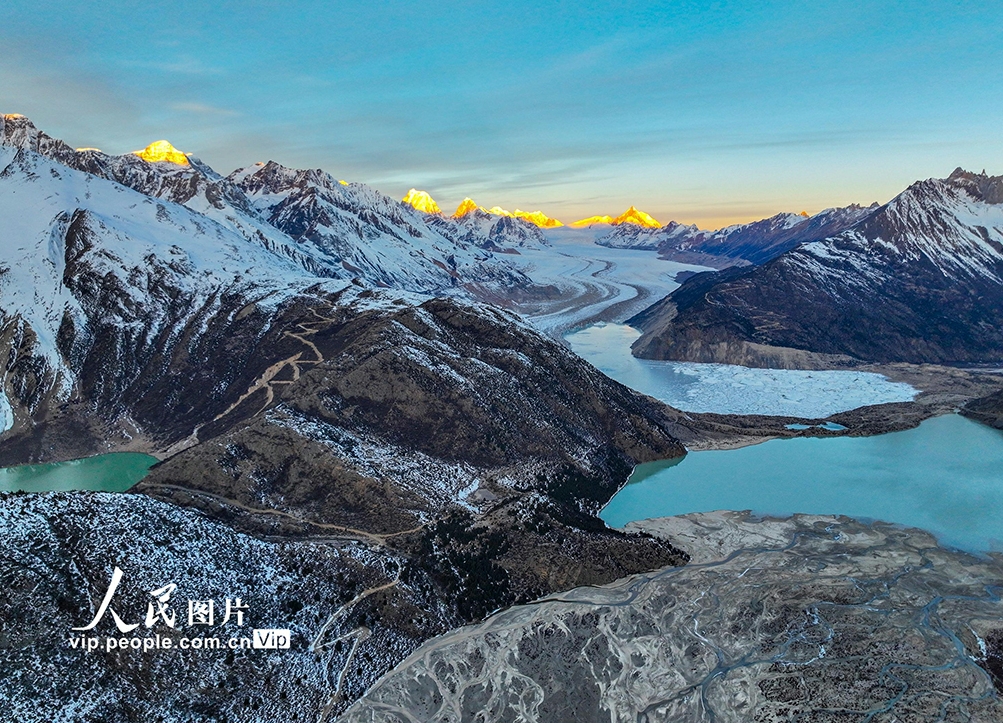 來古氷川の冬景色　西蔵?八宿