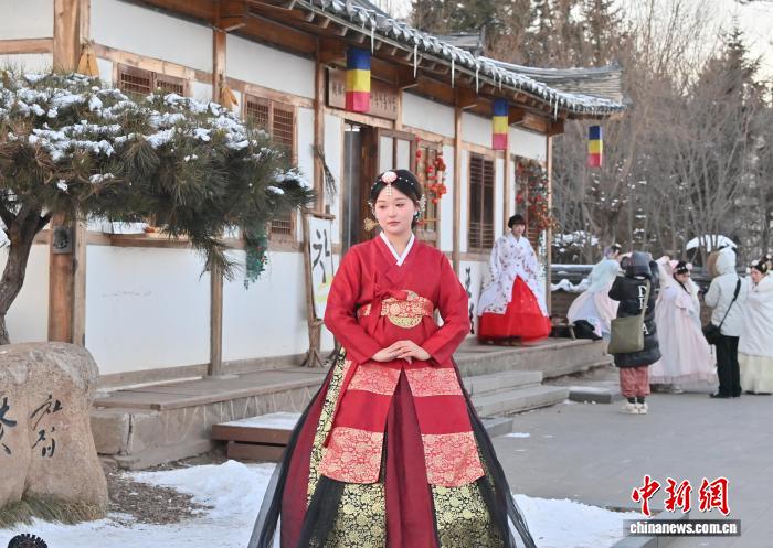 朝鮮族の伝統(tǒng)衣裝を著て寫真撮影が人気に　吉林省延吉