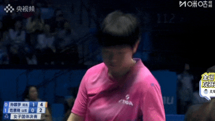 両者の得點(diǎn)の合計(jì)が6ポイントになり手を拭く選手