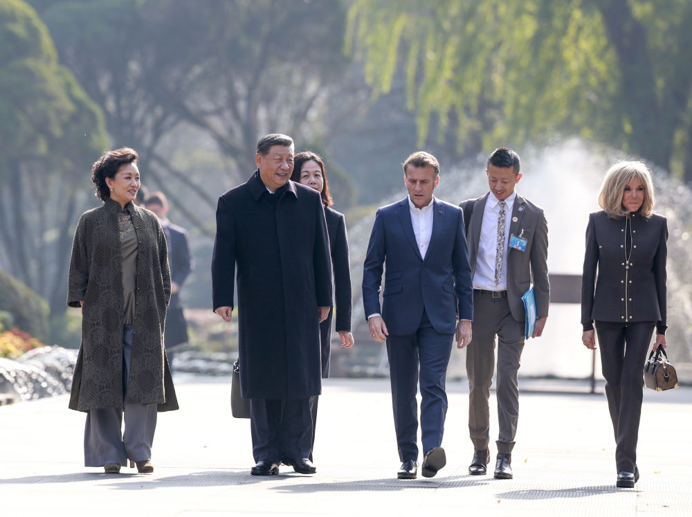 習近平國家主席がマクロン仏大統(tǒng)領と成都で友好交流