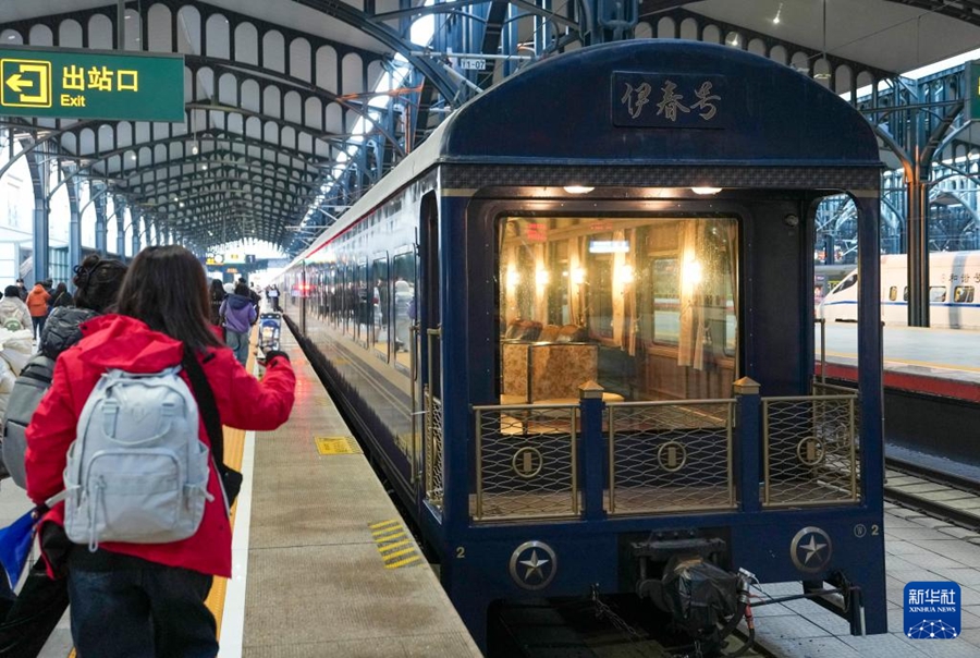 氷雪観光列車「伊春號(hào)」のテスト運(yùn)行スタート　黒竜江省