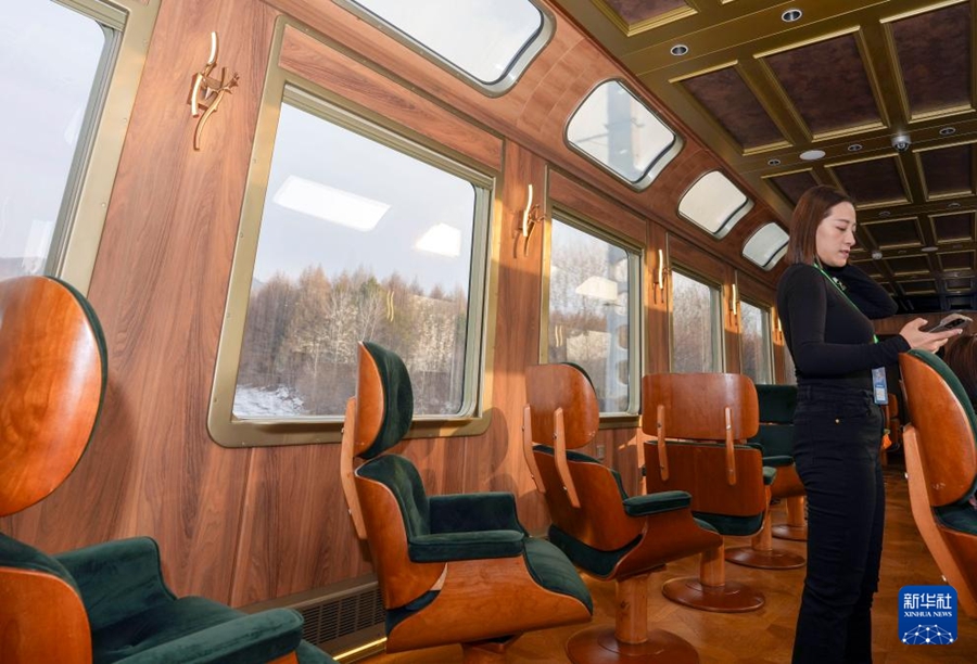 氷雪観光列車(chē)「伊春號(hào)」のテスト運(yùn)行スタート　黒竜江省
