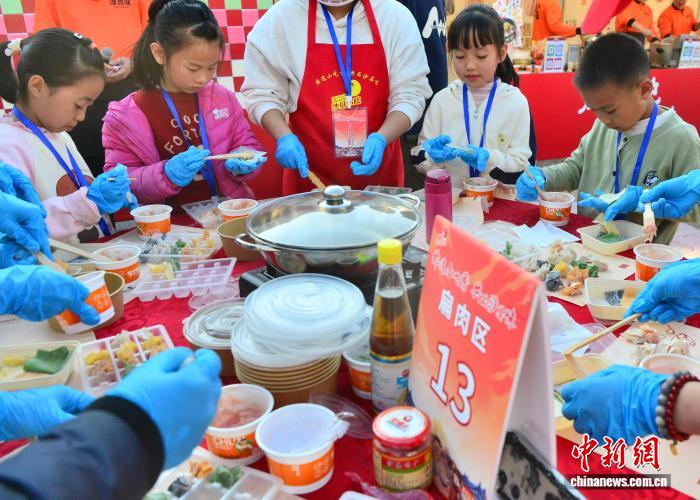 「中國小吃の里」で小吃の技を千人が體験するイベント　福建省沙県