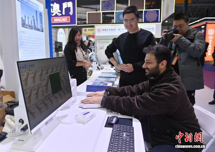 市民がAI中醫(yī)學とスマートライフを體験　吉林省長春