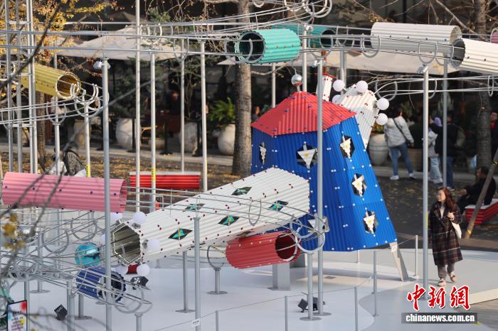 成都の5つの都市生活シーンを表現(xiàn)したインスタレーション　四川省成都