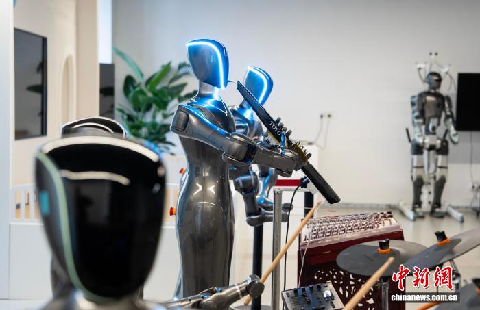 人気高まるロボットバンド、公演回?cái)?shù)は月5～6回に　浙江省杭州