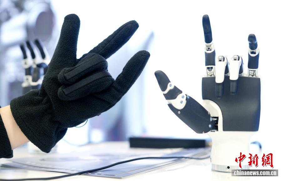 中國(guó)初のエンボディドAIロボット大型販売店が四川省成都市にオープン