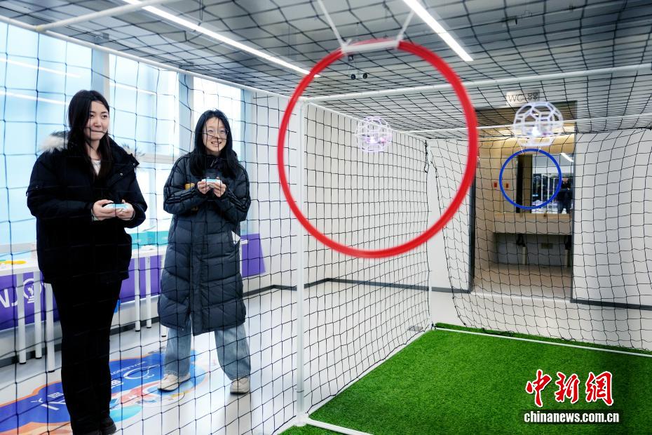 中國初のエンボディドAIロボット大型販売店が四川省成都市にオープン