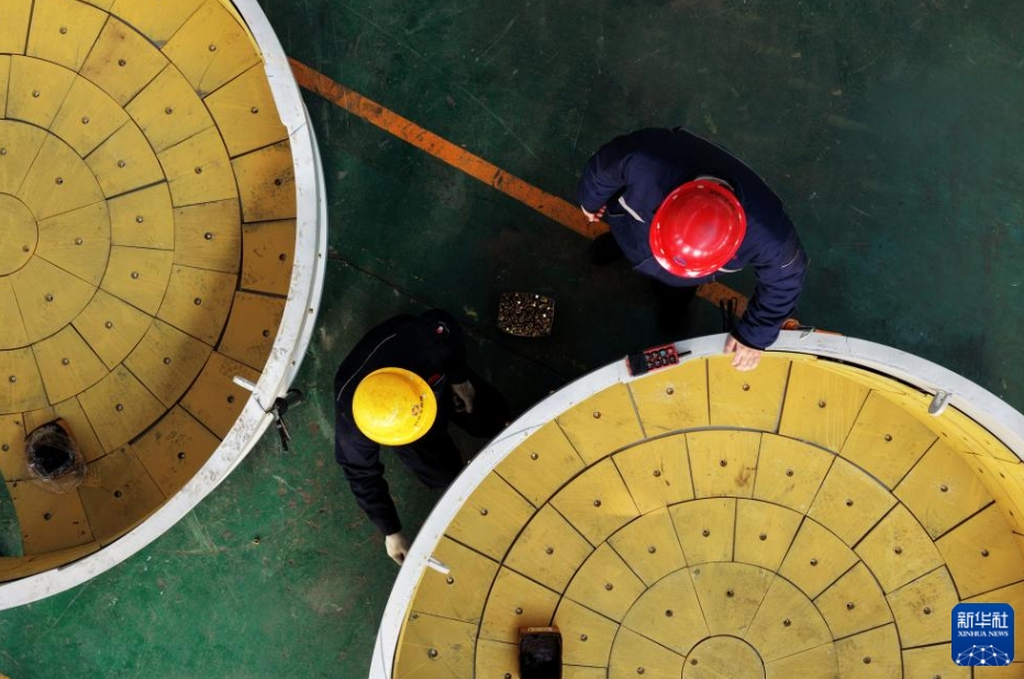 年末に向け、急ピッチで生産を進める中國各地の企業(yè)