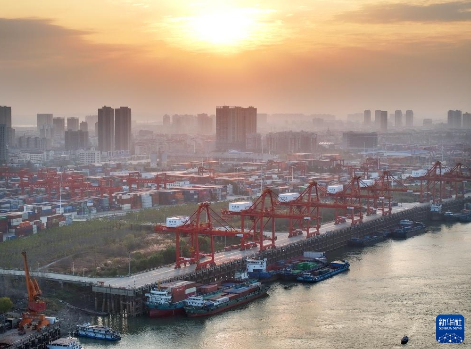 年末に向け、急ピッチで生産を進(jìn)める中國各地の企業(yè)