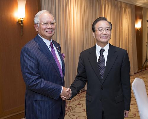 溫家寶総理は18日、マレーシアのナジブ首相と會談した。