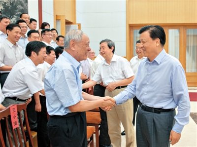 劉雲(yún)山氏が5日、専門(mén)家らを訪ねた。