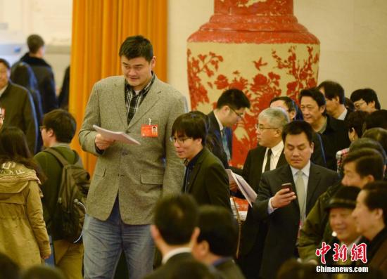 元NBA選手?姚明氏「肥満?jiǎn)栴}は煙霧と同様重視すべき」