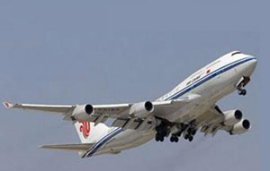 ボーイング777シリーズ最初のモデル。ボーイング777はアメリカのボーイング社が開発したワイドボディ雙発ジェット機(jī)である、世界最大である