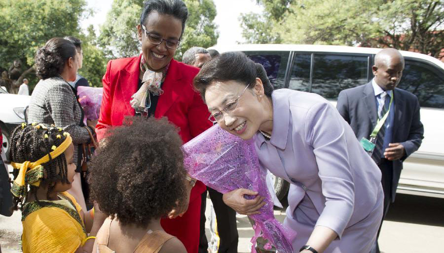 李克強総理夫人がアディスアベバ大學を訪問