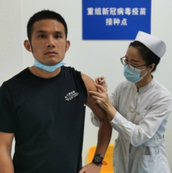 2020年9月に抗體強化のため再度ワクチン接種を受ける任超さん(寫真提供?任超さん)。