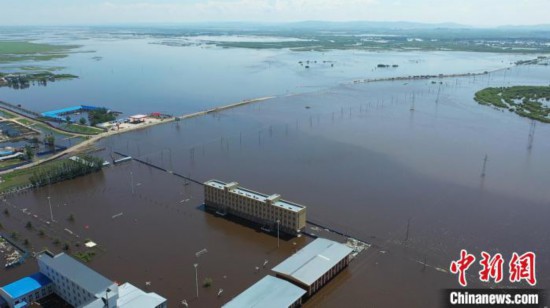 浸水した學校（撮影?高飛翔）。
