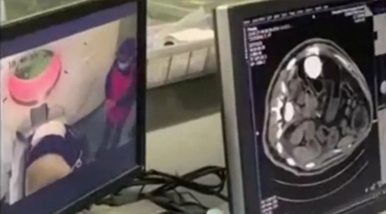 【音聲ニュース】病院に來(lái)た患者の名は「パンダ」？