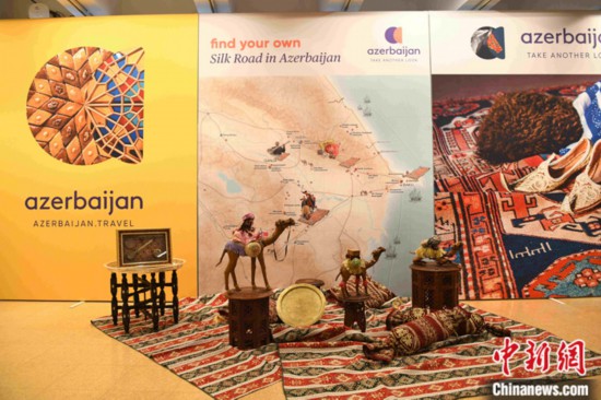 シルクロードアート作品展會場（撮影?李洋）。