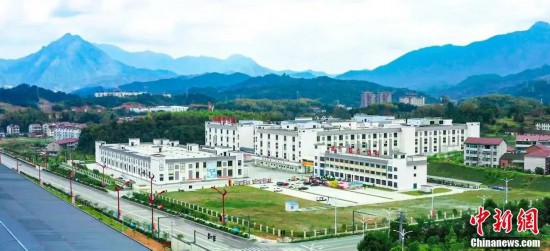 資渓県のパン、菓子、パンフィリングを生産する工場。畫像は資渓県黨委員會宣伝部が提供