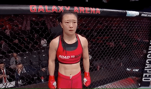 決勝戦で相手をノックアウトしたあと、石銘さんはリングに倒れた対戦相手のことを心配そうに見守り続けた。