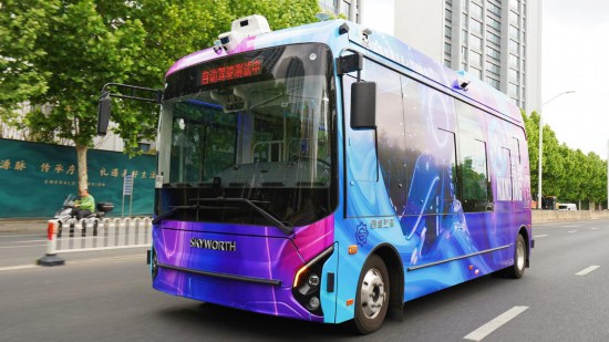 走行テスト中の自動運転バス。寫真提供：南京公共交通集団